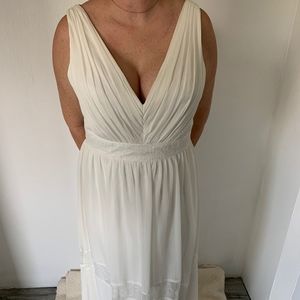 David's Bridal UNALTERED size 14 wedding dress